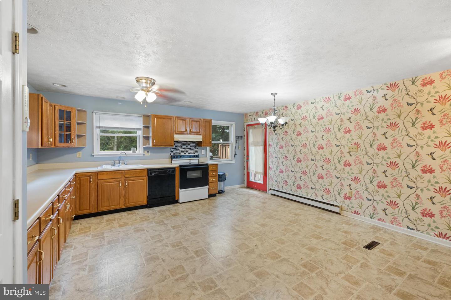 721 READUS RD, EDINBURG, Virginia 22824, 3 Bedrooms Bedrooms, ,1 BathroomBathrooms,Residential,For sale,721 READUS RD,VASH2012164 MLS # VASH2012164