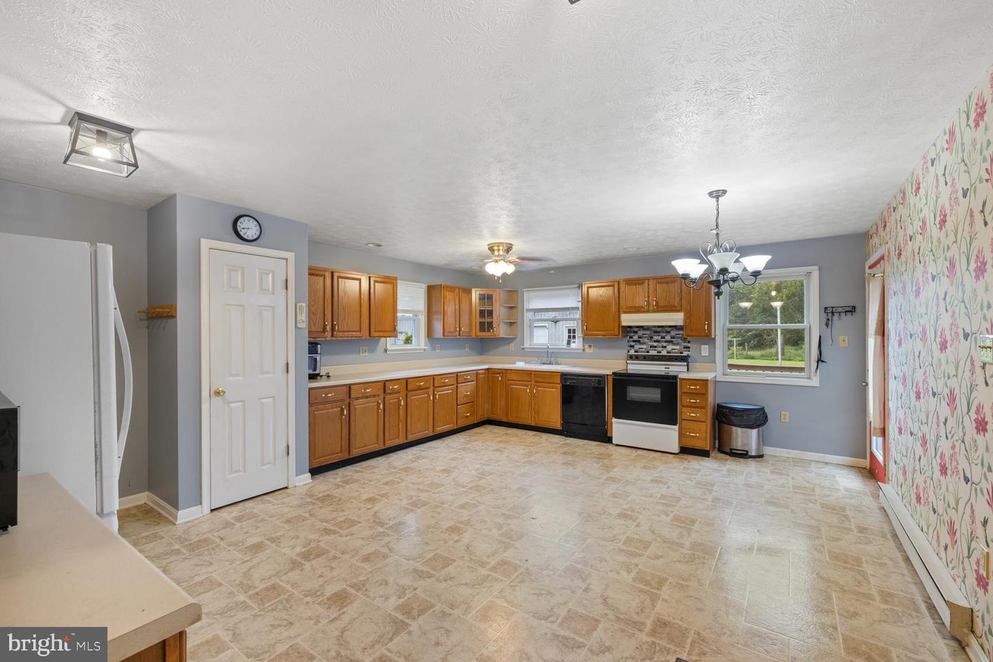 721 READUS RD, EDINBURG, Virginia 22824, 3 Bedrooms Bedrooms, ,1 BathroomBathrooms,Residential,For sale,721 READUS RD,VASH2012164 MLS # VASH2012164