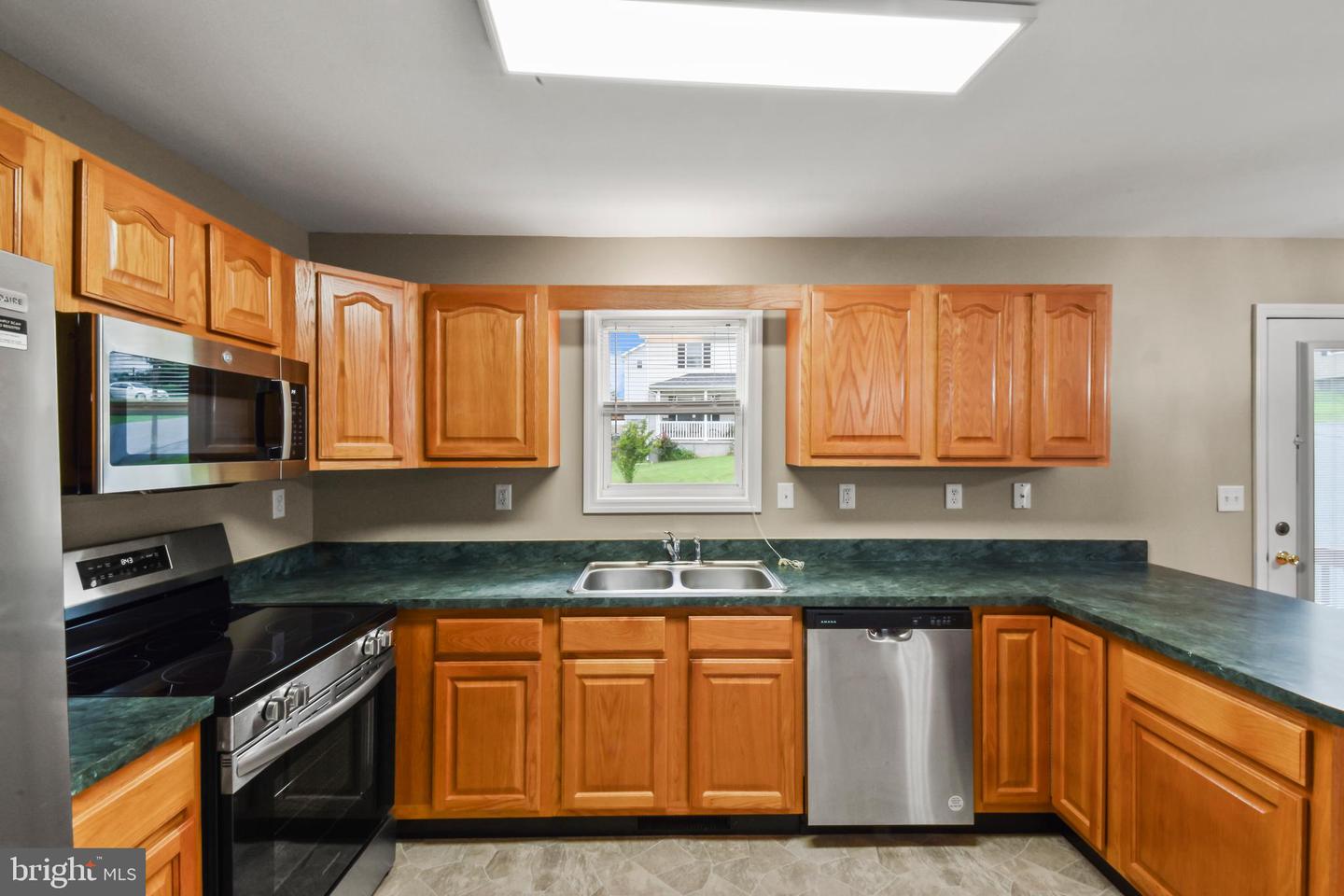 391 ALSBERRY ST, STRASBURG, Virginia 22657, 3 Bedrooms Bedrooms, 5 Rooms Rooms,2 BathroomsBathrooms,Residential,For sale,391 ALSBERRY ST,VASH2012170 MLS # VASH2012170
