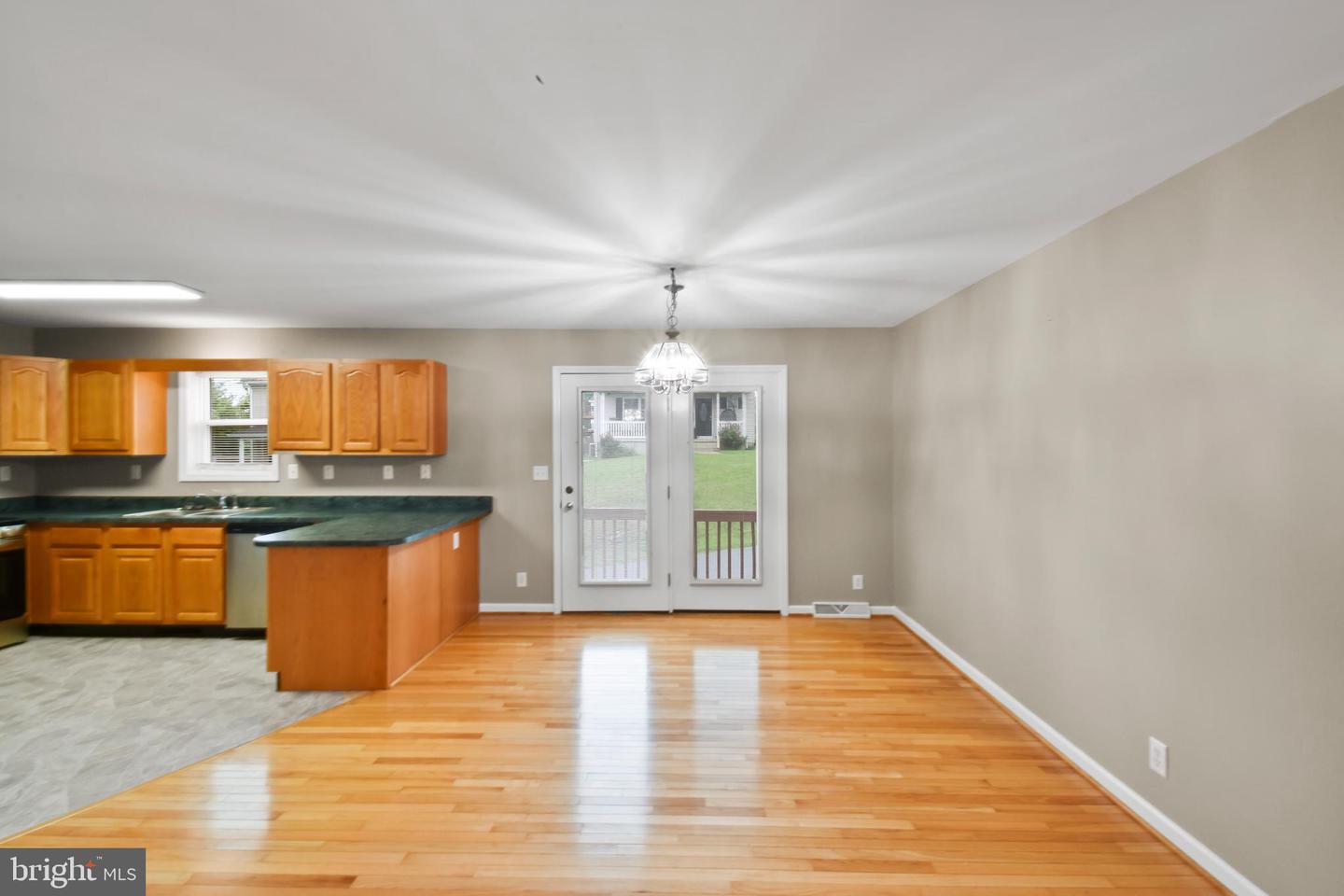 391 ALSBERRY ST, STRASBURG, Virginia 22657, 3 Bedrooms Bedrooms, 5 Rooms Rooms,2 BathroomsBathrooms,Residential,For sale,391 ALSBERRY ST,VASH2012170 MLS # VASH2012170