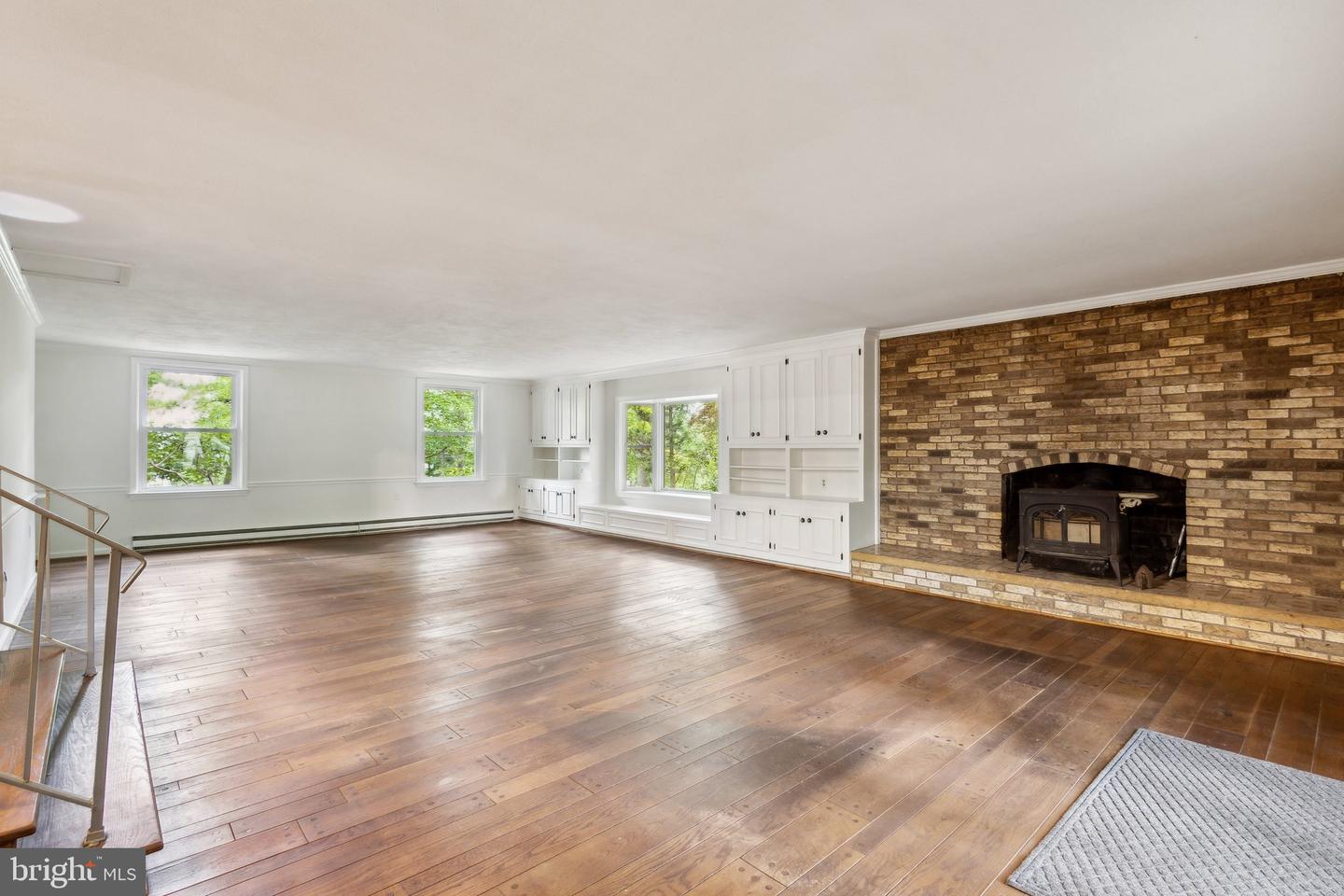 5936 RIVER DR, LORTON, Virginia 22079, 4 Bedrooms Bedrooms, ,2 BathroomsBathrooms,Residential,For sale,5936 RIVER DR,VAFX2232396 MLS # VAFX2232396