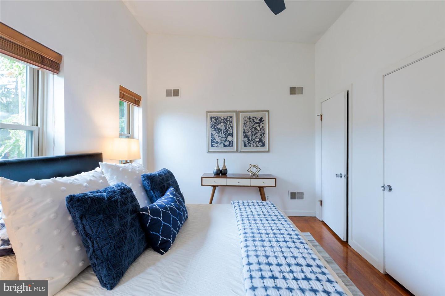 210 13TH ST SE, WASHINGTON, District Of Columbia 20003, 2 Bedrooms Bedrooms, ,1 BathroomBathrooms,Residential,For sale,210 13TH ST SE,DCDC2209800 MLS # DCDC2209800