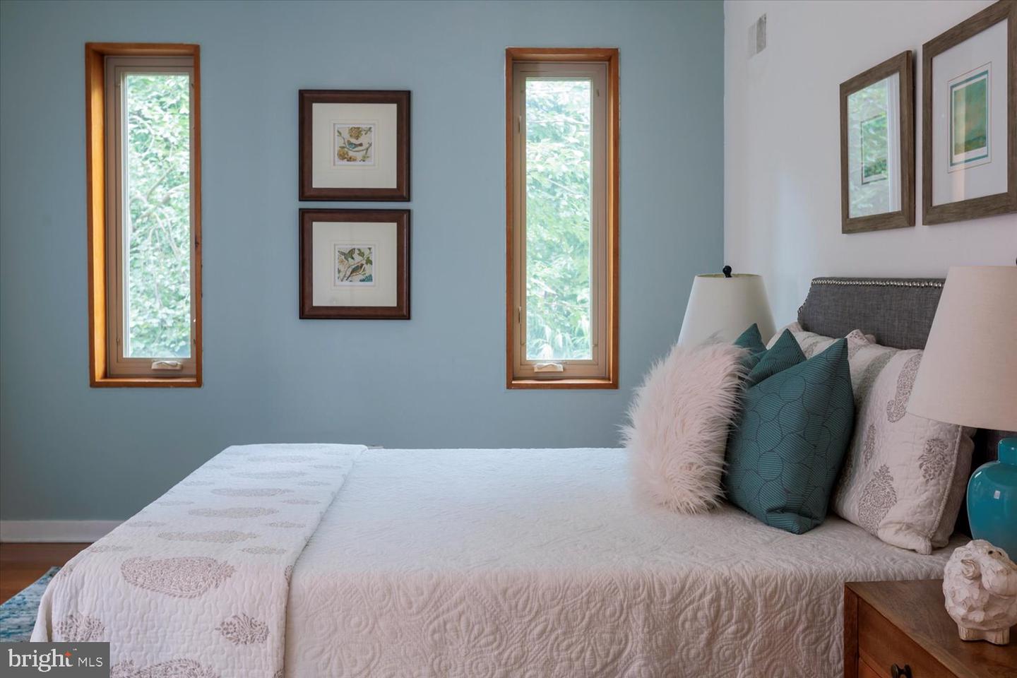 210 13TH ST SE, WASHINGTON, District Of Columbia 20003, 2 Bedrooms Bedrooms, ,1 BathroomBathrooms,Residential,For sale,210 13TH ST SE,DCDC2209800 MLS # DCDC2209800