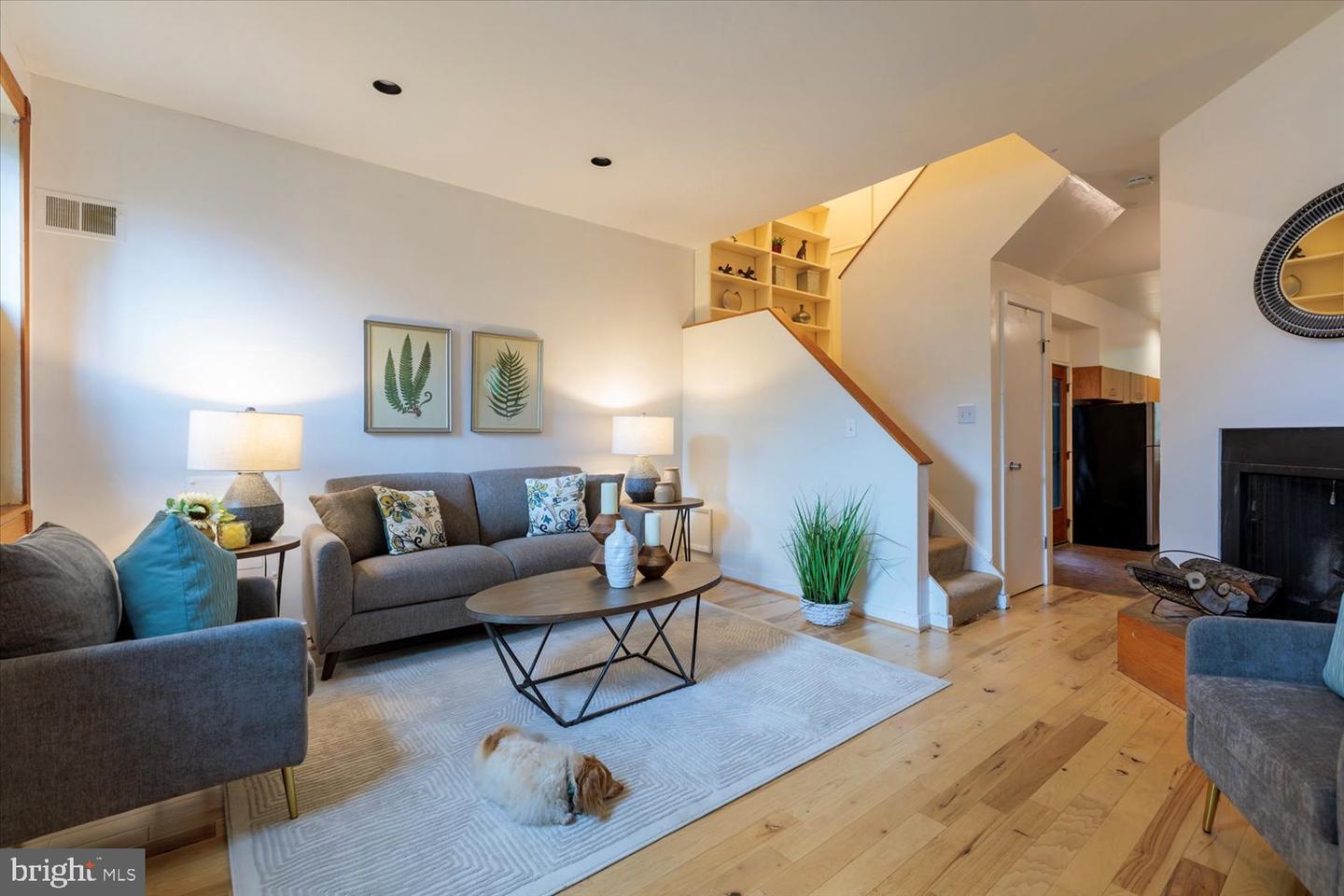210 13TH ST SE, WASHINGTON, District Of Columbia 20003, 2 Bedrooms Bedrooms, ,1 BathroomBathrooms,Residential,For sale,210 13TH ST SE,DCDC2209800 MLS # DCDC2209800