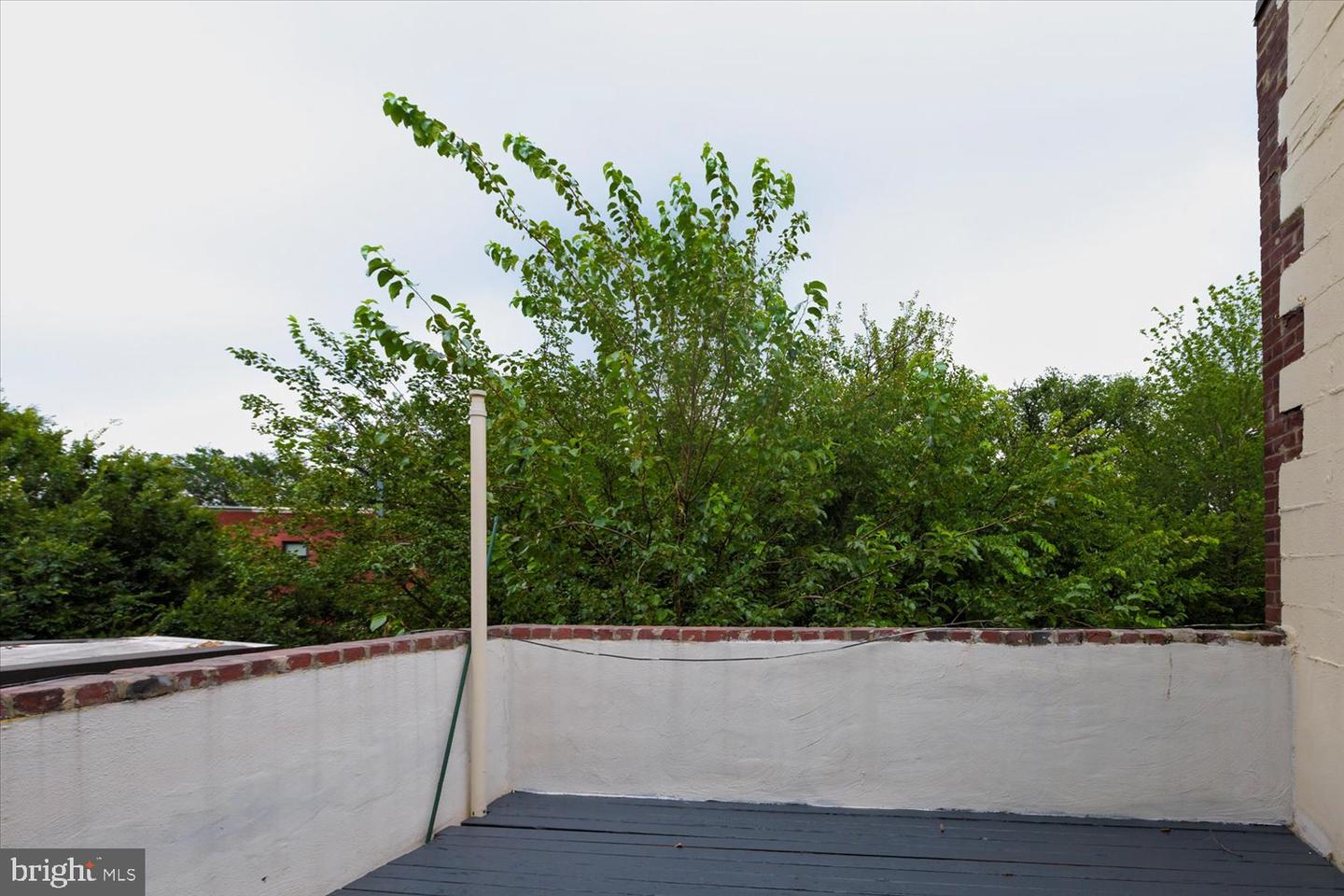210 13TH ST SE, WASHINGTON, District Of Columbia 20003, 2 Bedrooms Bedrooms, ,1 BathroomBathrooms,Residential,For sale,210 13TH ST SE,DCDC2209800 MLS # DCDC2209800