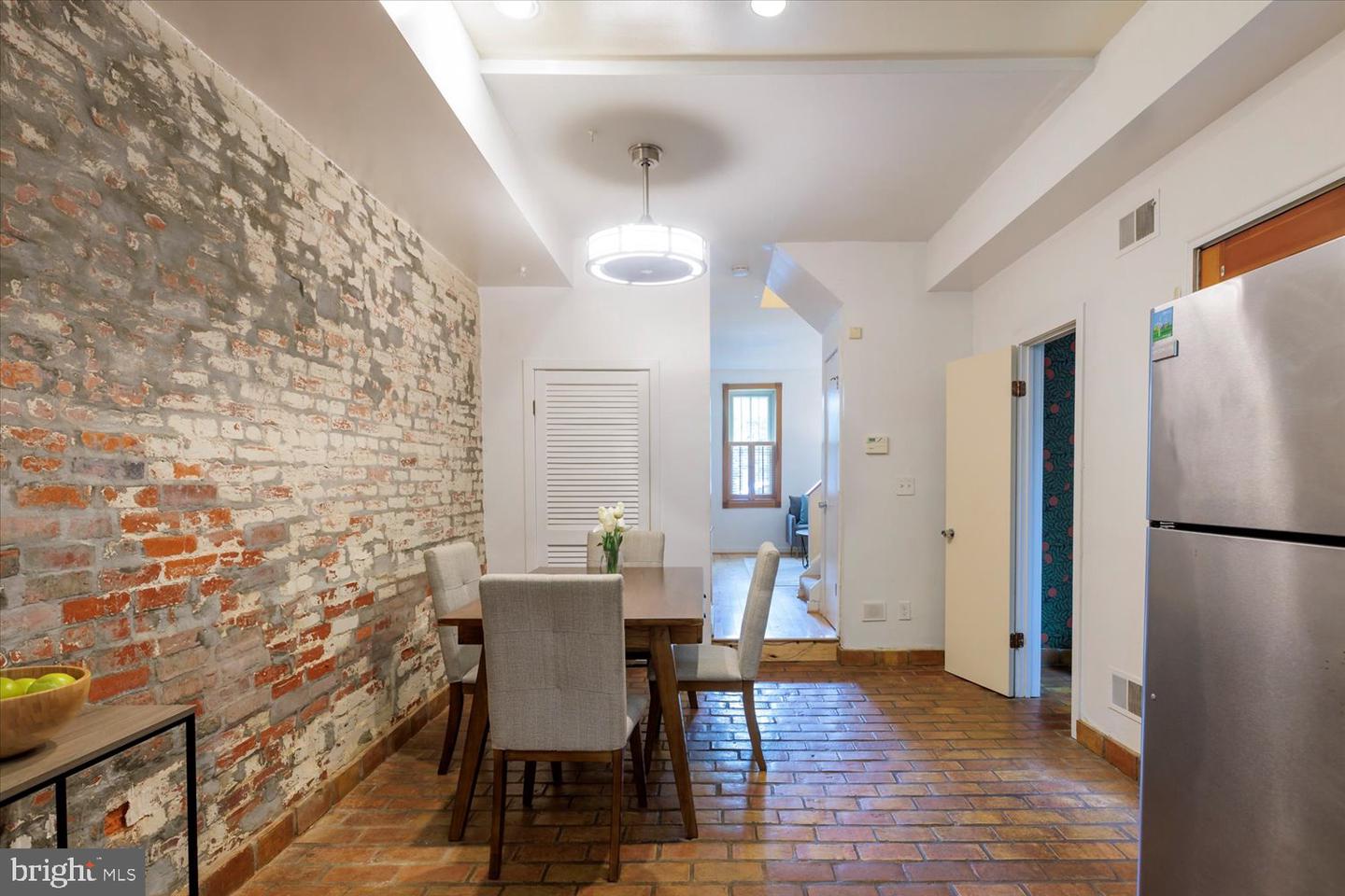 210 13TH ST SE, WASHINGTON, District Of Columbia 20003, 2 Bedrooms Bedrooms, ,1 BathroomBathrooms,Residential,For sale,210 13TH ST SE,DCDC2209800 MLS # DCDC2209800