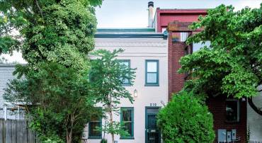 210 13TH ST SE, WASHINGTON, District Of Columbia 20003, 2 Bedrooms Bedrooms, ,1 BathroomBathrooms,Residential,For sale,210 13TH ST SE,DCDC2209800 MLS # DCDC2209800