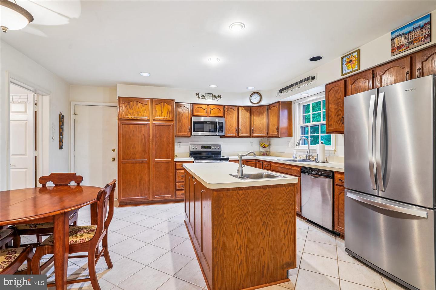 6609 DEGEN DR, BURKE, Virginia 22015, 5 Bedrooms Bedrooms, ,3 BathroomsBathrooms,Residential,For sale,6609 DEGEN DR,VAFX2256682 MLS # VAFX2256682