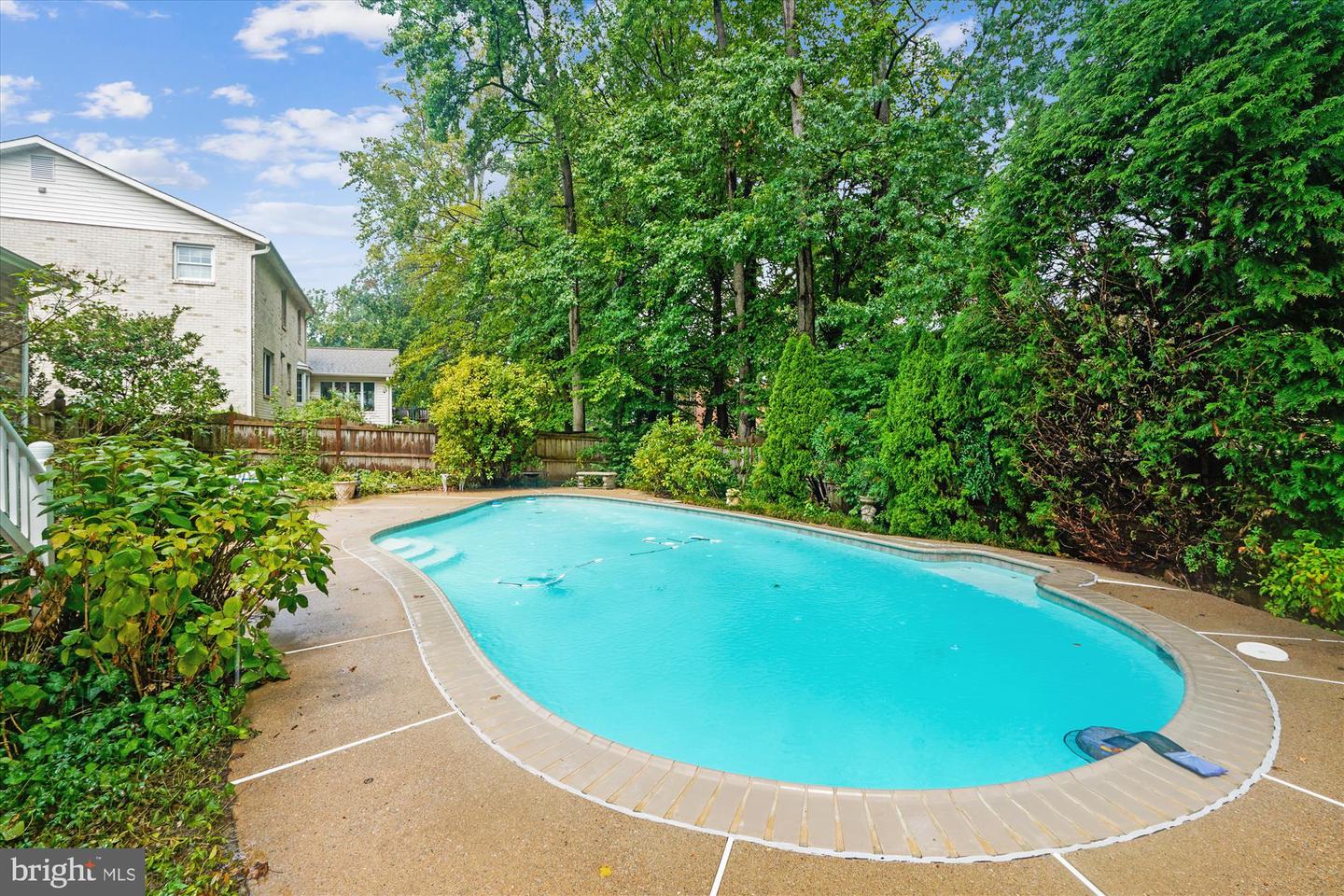 6609 DEGEN DR, BURKE, Virginia 22015, 5 Bedrooms Bedrooms, ,3 BathroomsBathrooms,Residential,For sale,6609 DEGEN DR,VAFX2256682 MLS # VAFX2256682