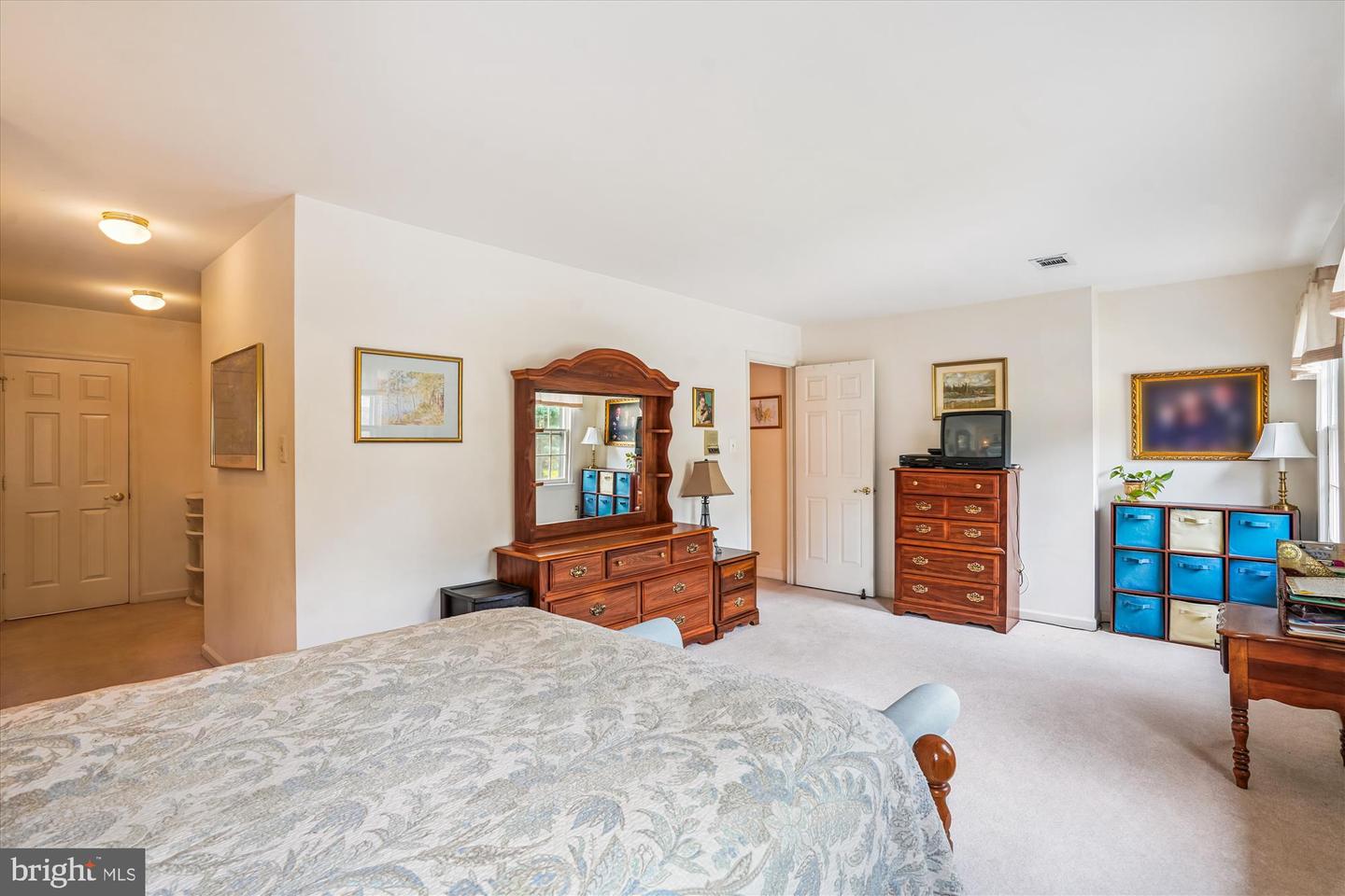 6609 DEGEN DR, BURKE, Virginia 22015, 5 Bedrooms Bedrooms, ,3 BathroomsBathrooms,Residential,For sale,6609 DEGEN DR,VAFX2256682 MLS # VAFX2256682