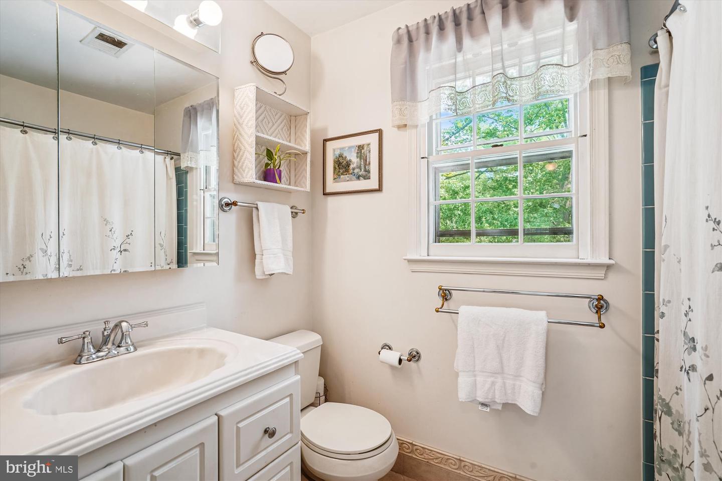 6609 DEGEN DR, BURKE, Virginia 22015, 5 Bedrooms Bedrooms, ,3 BathroomsBathrooms,Residential,For sale,6609 DEGEN DR,VAFX2256682 MLS # VAFX2256682