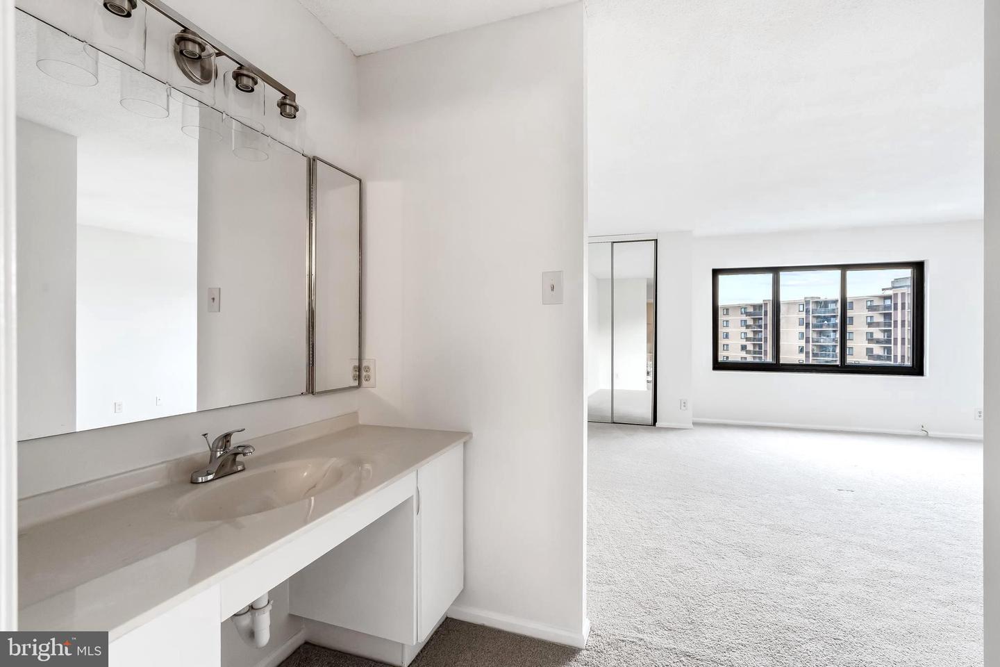 203 YOAKUM PKWY #1725, ALEXANDRIA, Virginia 22304, 3 Bedrooms Bedrooms, ,2 BathroomsBathrooms,Residential,For sale,203 YOAKUM PKWY #1725,VAAX2048258 MLS # VAAX2048258