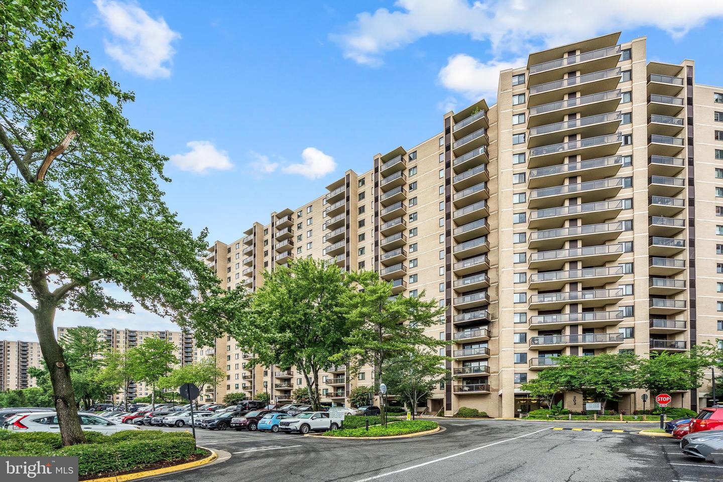 203 YOAKUM PKWY #1725, ALEXANDRIA, Virginia 22304, 3 Bedrooms Bedrooms, ,2 BathroomsBathrooms,Residential,For sale,203 YOAKUM PKWY #1725,VAAX2048258 MLS # VAAX2048258
