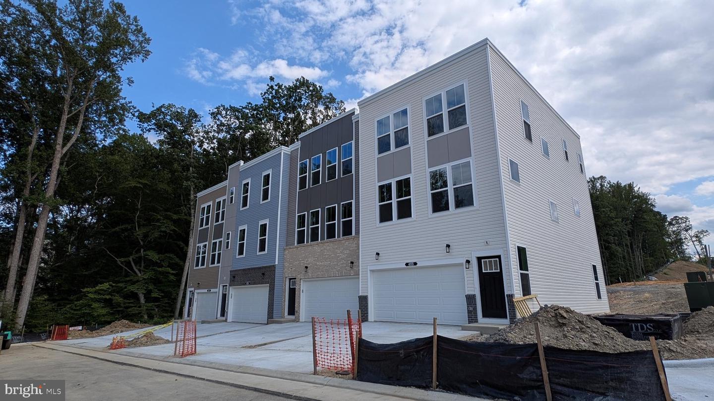 4155 MOUNTJOY WAY, DUMFRIES, Virginia 22026, 4 Bedrooms Bedrooms, ,3 BathroomsBathrooms,Residential,For sale,4155 MOUNTJOY WAY,VAPW2100836 MLS # VAPW2100836
