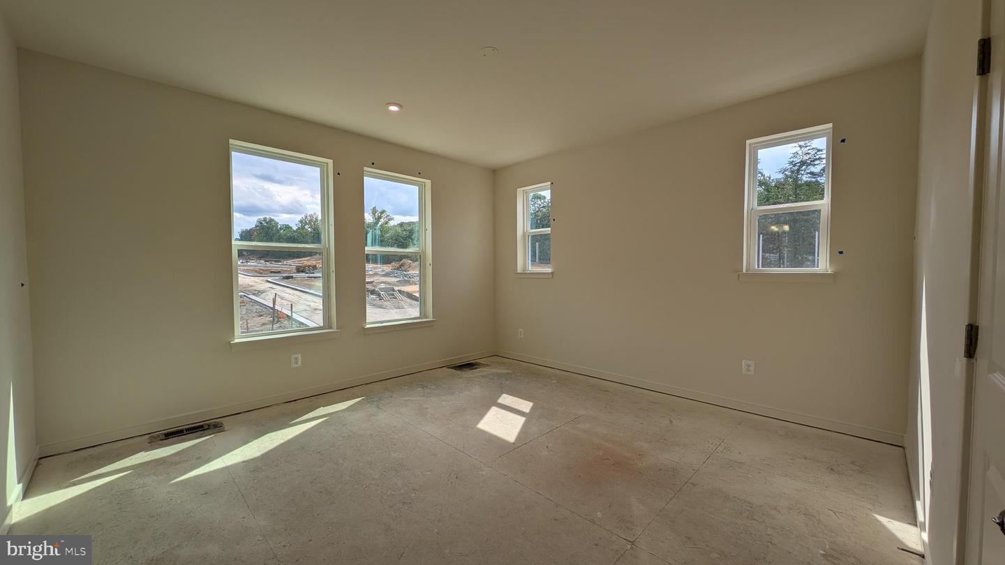 4155 MOUNTJOY WAY, DUMFRIES, Virginia 22026, 4 Bedrooms Bedrooms, ,3 BathroomsBathrooms,Residential,For sale,4155 MOUNTJOY WAY,VAPW2100836 MLS # VAPW2100836