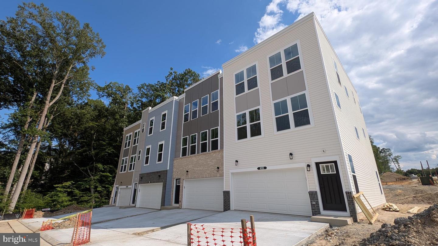 4155 MOUNTJOY WAY, DUMFRIES, Virginia 22026, 4 Bedrooms Bedrooms, ,3 BathroomsBathrooms,Residential,For sale,4155 MOUNTJOY WAY,VAPW2100836 MLS # VAPW2100836
