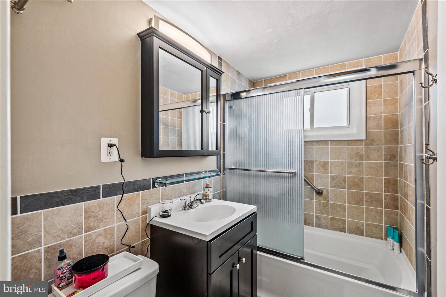 1830 COLUMBIA PIKE #410, ARLINGTON, Virginia 22204, 2 Bedrooms Bedrooms, ,1 BathroomBathrooms,Residential,For sale,1830 COLUMBIA PIKE #410,VAAR2051134 MLS # VAAR2051134