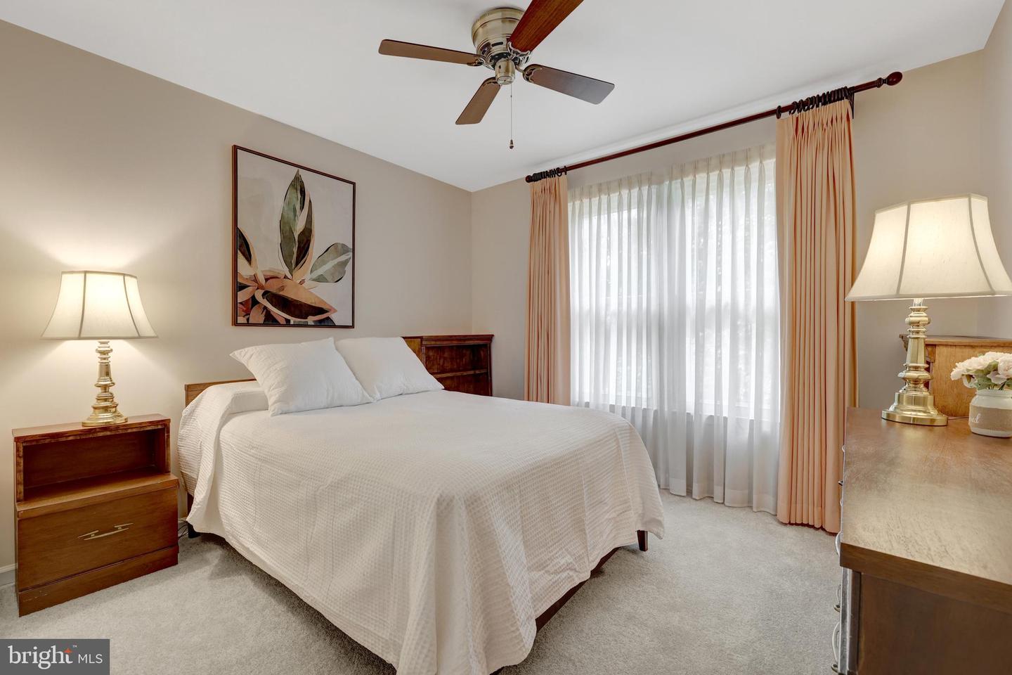 2982 FRANKLIN OAKS DR, HERNDON, Virginia 20171, 4 Bedrooms Bedrooms, ,2 BathroomsBathrooms,Residential,For sale,2982 FRANKLIN OAKS DR,VAFX2244914 MLS # VAFX2244914