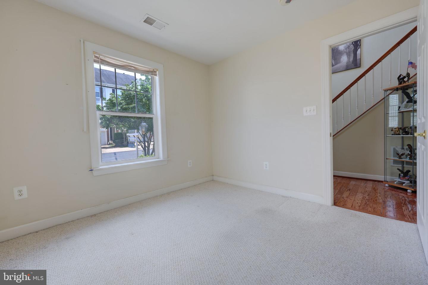 8182 COBBLE POND WAY, MANASSAS, Virginia 20111, 4 Bedrooms Bedrooms, ,3 BathroomsBathrooms,Residential,For sale,8182 COBBLE POND WAY,VAPW2096622 MLS # VAPW2096622