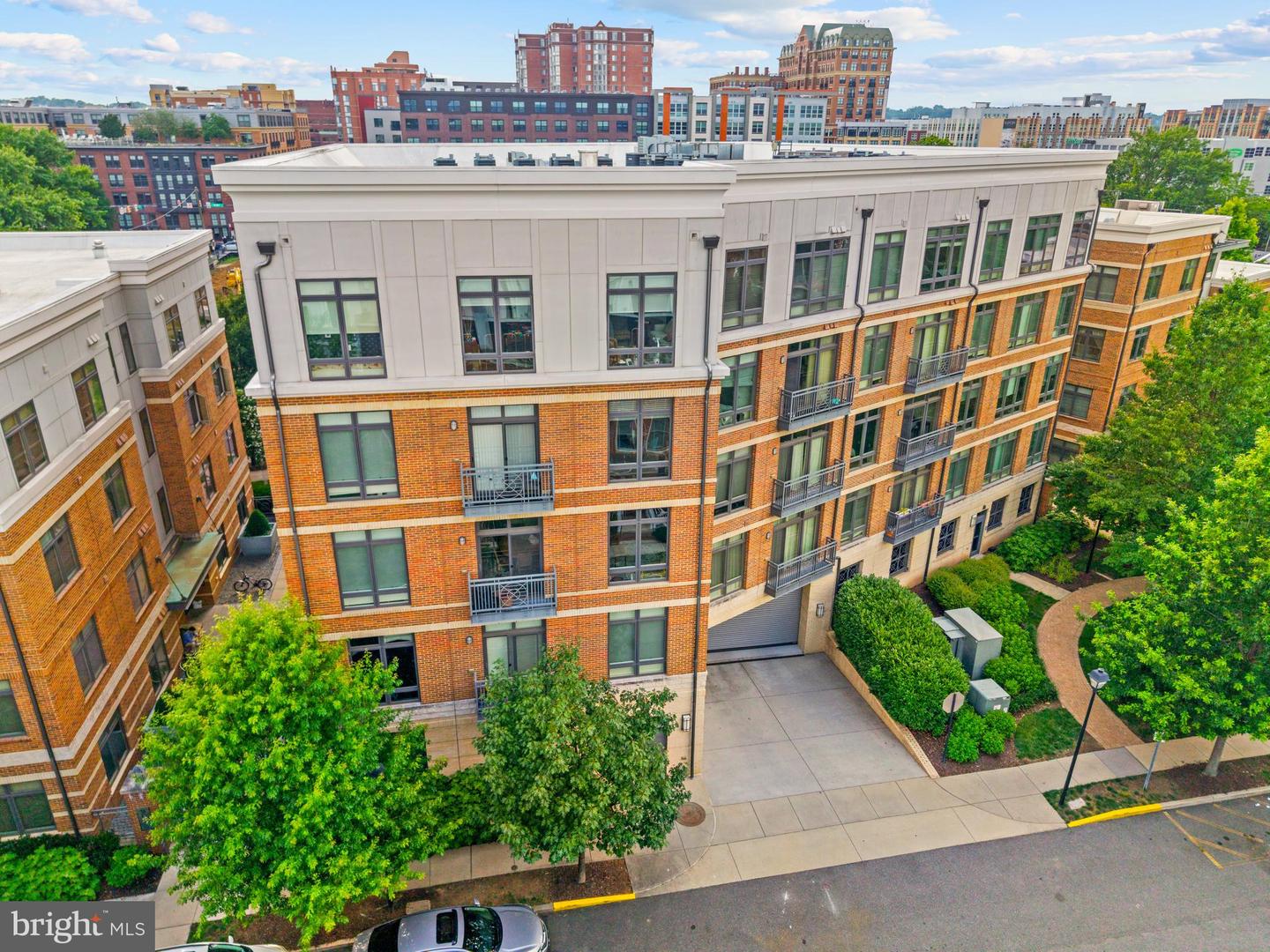 915 N PATRICK ST #206, ALEXANDRIA, Virginia 22314, 1 Bedroom Bedrooms, ,1 BathroomBathrooms,Residential,For sale,915 N PATRICK ST #206,VAAX2046358 MLS # VAAX2046358