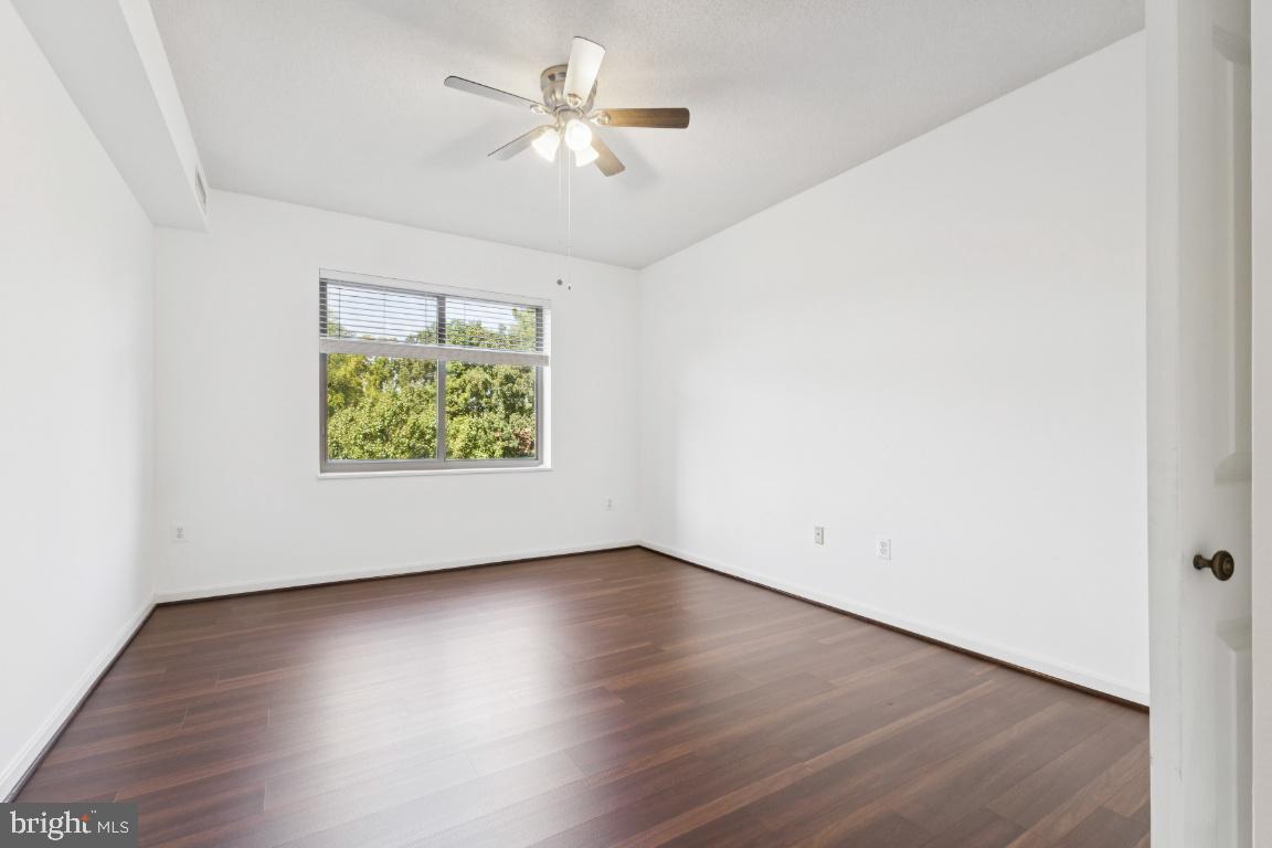 19355 CYPRESS RIDGE TER #423, LEESBURG, Virginia 20176, 2 Bedrooms Bedrooms, 10 Rooms Rooms,2 BathroomsBathrooms,Residential,For sale,19355 CYPRESS RIDGE TER #423,VALO2103500 MLS # VALO2103500