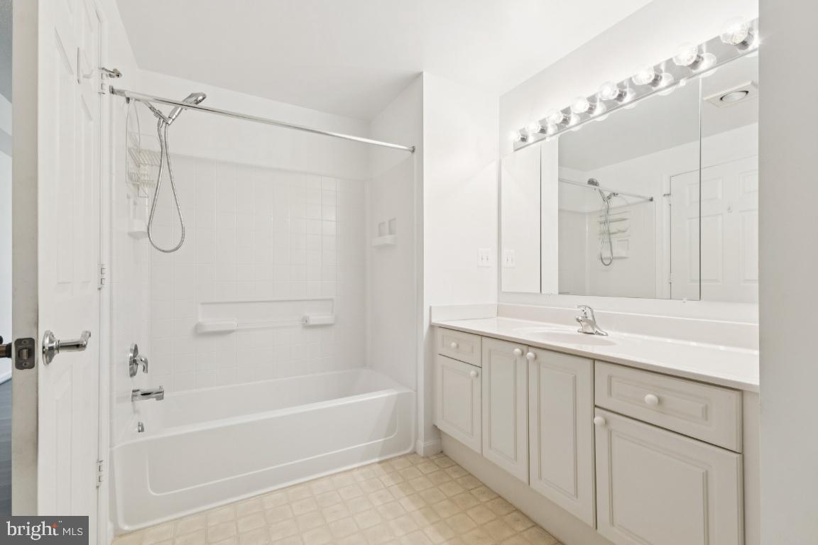 19355 CYPRESS RIDGE TER #423, LEESBURG, Virginia 20176, 2 Bedrooms Bedrooms, 10 Rooms Rooms,2 BathroomsBathrooms,Residential,For sale,19355 CYPRESS RIDGE TER #423,VALO2103500 MLS # VALO2103500