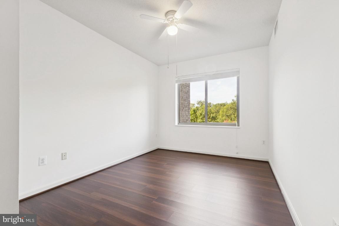 19355 CYPRESS RIDGE TER #423, LEESBURG, Virginia 20176, 2 Bedrooms Bedrooms, 10 Rooms Rooms,2 BathroomsBathrooms,Residential,For sale,19355 CYPRESS RIDGE TER #423,VALO2103500 MLS # VALO2103500
