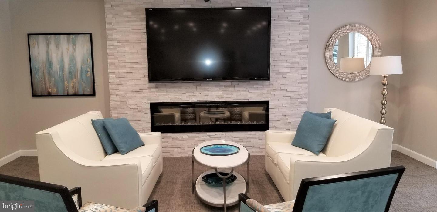 19355 CYPRESS RIDGE TER #423, LEESBURG, Virginia 20176, 2 Bedrooms Bedrooms, 10 Rooms Rooms,2 BathroomsBathrooms,Residential,For sale,19355 CYPRESS RIDGE TER #423,VALO2103500 MLS # VALO2103500