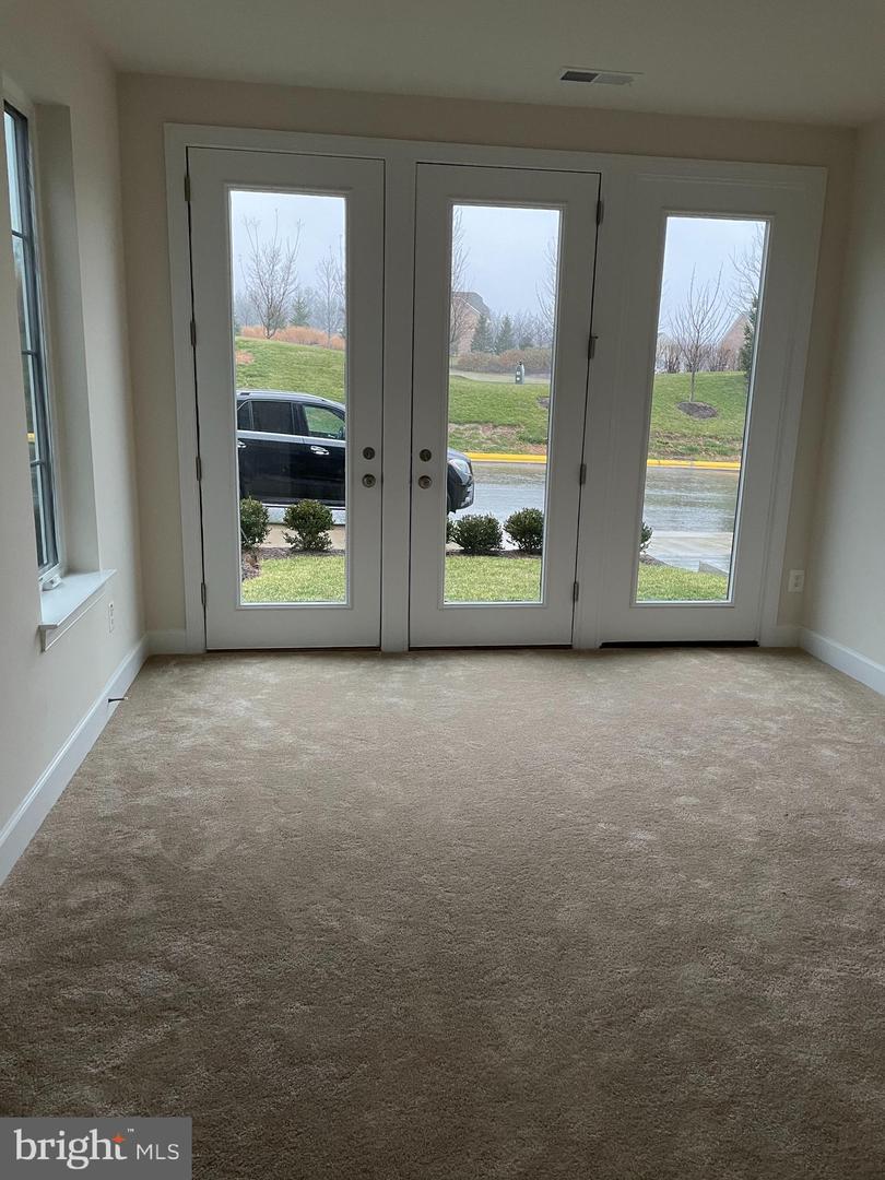 22992 BROOKSBANK, BRAMBLETON, Virginia 20148, 4 Bedrooms Bedrooms, 8 Rooms Rooms,3 BathroomsBathrooms,Residential,For sale,22992 BROOKSBANK,VALO2103890 MLS # VALO2103890