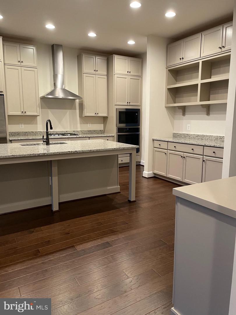 22992 BROOKSBANK, BRAMBLETON, Virginia 20148, 4 Bedrooms Bedrooms, 8 Rooms Rooms,3 BathroomsBathrooms,Residential,For sale,22992 BROOKSBANK,VALO2103890 MLS # VALO2103890