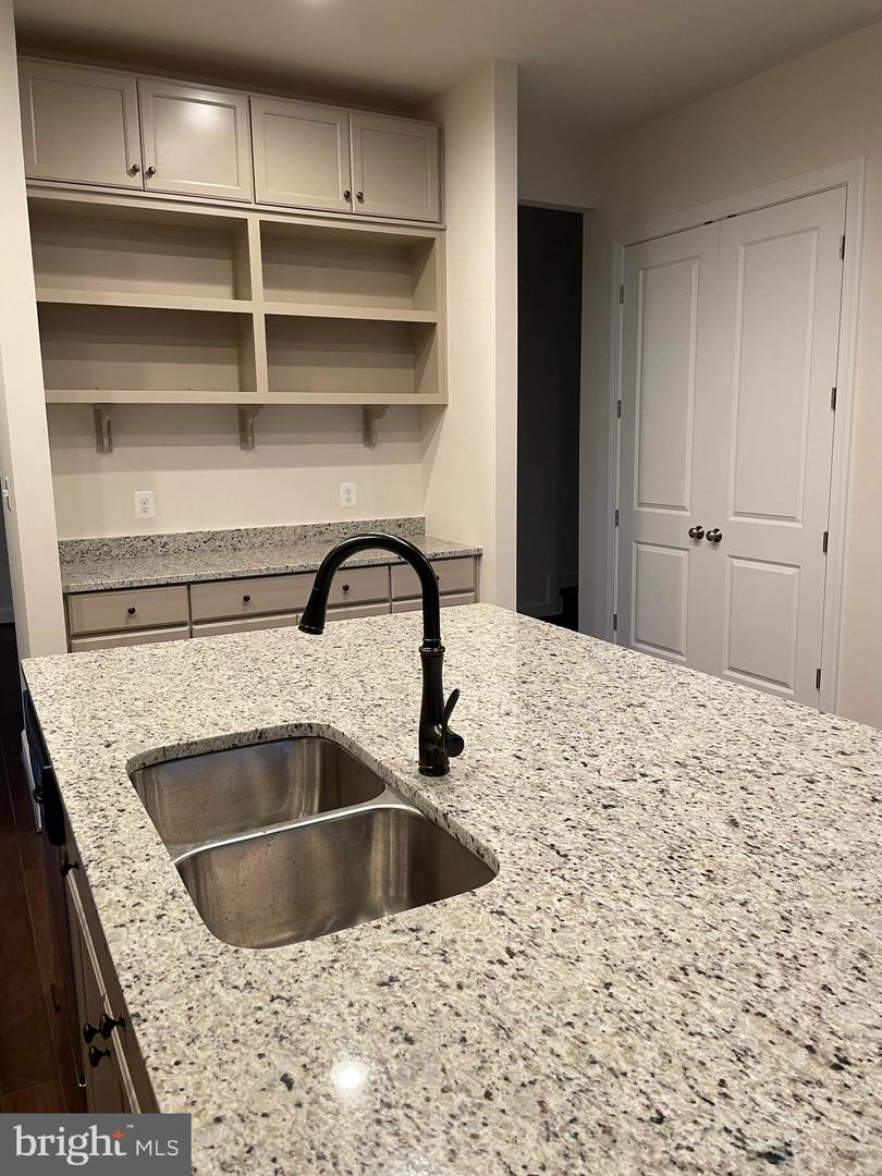 22992 BROOKSBANK, BRAMBLETON, Virginia 20148, 4 Bedrooms Bedrooms, 8 Rooms Rooms,3 BathroomsBathrooms,Residential,For sale,22992 BROOKSBANK,VALO2103890 MLS # VALO2103890