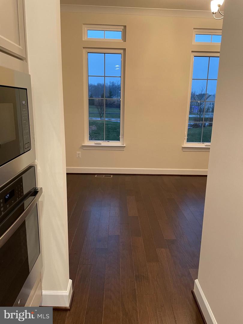 22992 BROOKSBANK, BRAMBLETON, Virginia 20148, 4 Bedrooms Bedrooms, 8 Rooms Rooms,3 BathroomsBathrooms,Residential,For sale,22992 BROOKSBANK,VALO2103890 MLS # VALO2103890