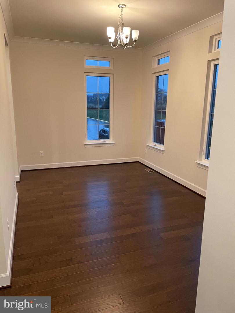 22992 BROOKSBANK, BRAMBLETON, Virginia 20148, 4 Bedrooms Bedrooms, 8 Rooms Rooms,3 BathroomsBathrooms,Residential,For sale,22992 BROOKSBANK,VALO2103890 MLS # VALO2103890