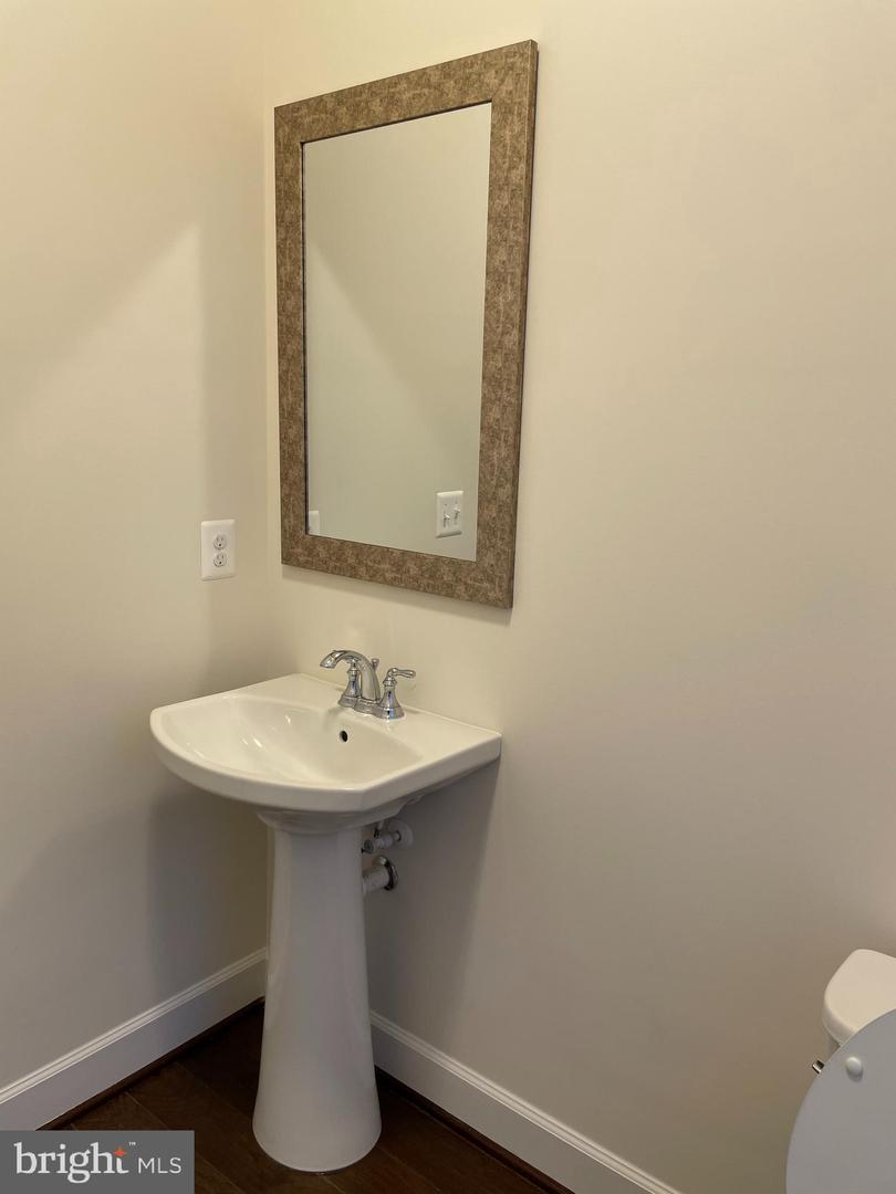 22992 BROOKSBANK, BRAMBLETON, Virginia 20148, 4 Bedrooms Bedrooms, 8 Rooms Rooms,3 BathroomsBathrooms,Residential,For sale,22992 BROOKSBANK,VALO2103890 MLS # VALO2103890
