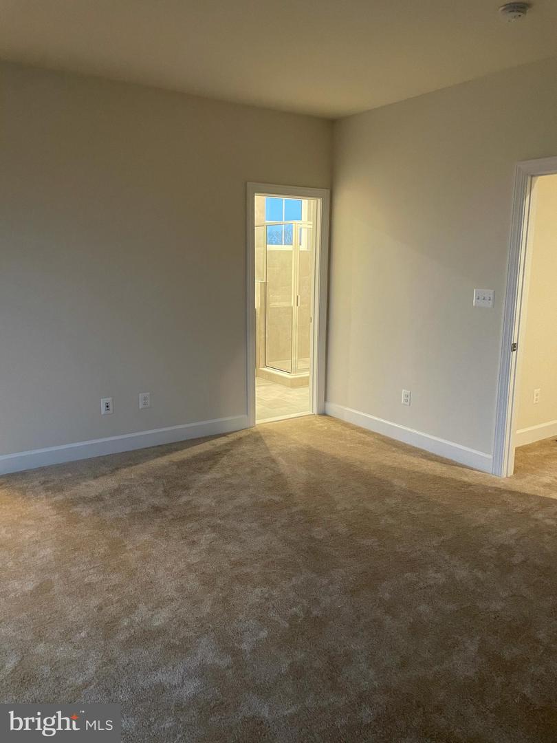 22992 BROOKSBANK, BRAMBLETON, Virginia 20148, 4 Bedrooms Bedrooms, 8 Rooms Rooms,3 BathroomsBathrooms,Residential,For sale,22992 BROOKSBANK,VALO2103890 MLS # VALO2103890