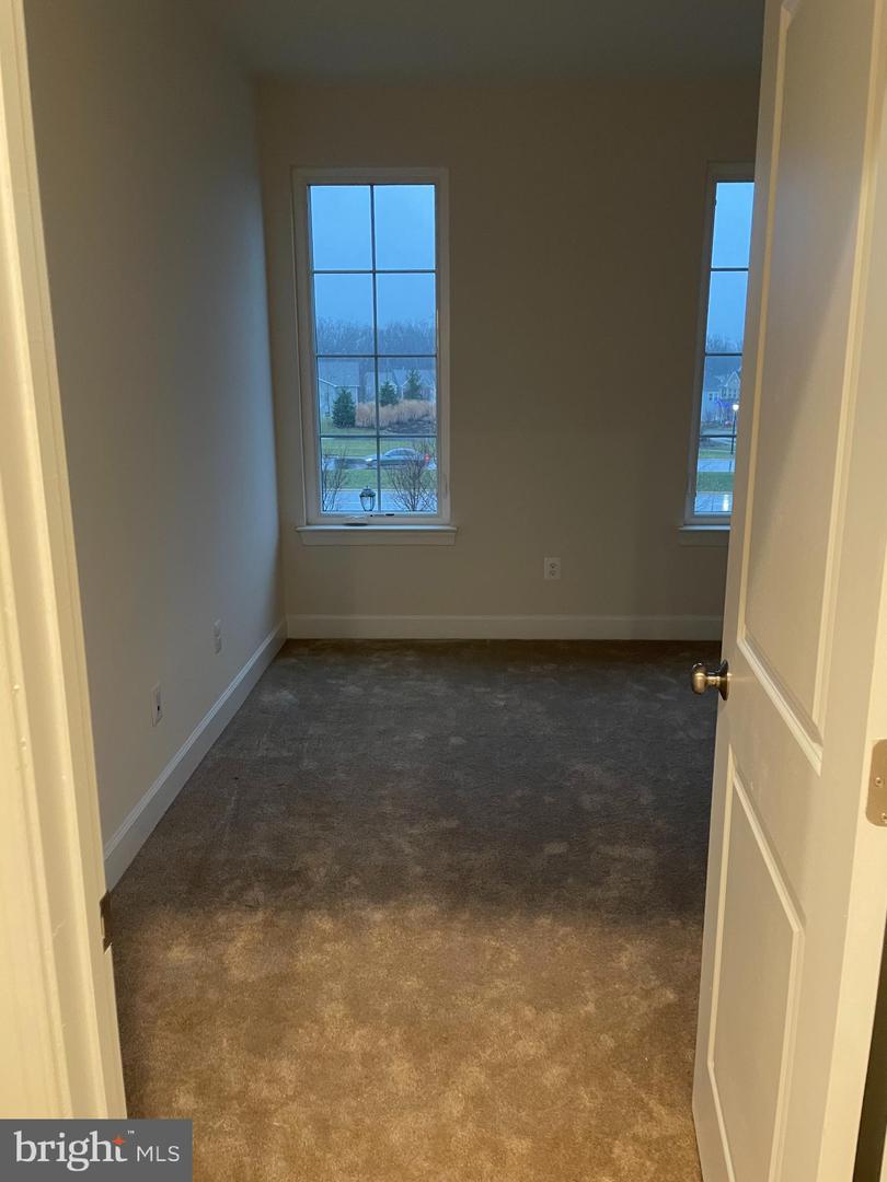 22992 BROOKSBANK, BRAMBLETON, Virginia 20148, 4 Bedrooms Bedrooms, 8 Rooms Rooms,3 BathroomsBathrooms,Residential,For sale,22992 BROOKSBANK,VALO2103890 MLS # VALO2103890