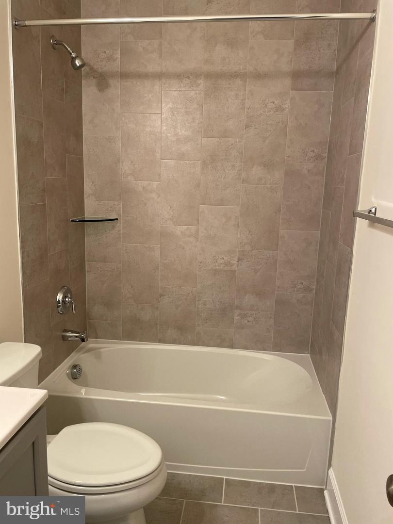 22992 BROOKSBANK, BRAMBLETON, Virginia 20148, 4 Bedrooms Bedrooms, 8 Rooms Rooms,3 BathroomsBathrooms,Residential,For sale,22992 BROOKSBANK,VALO2103890 MLS # VALO2103890