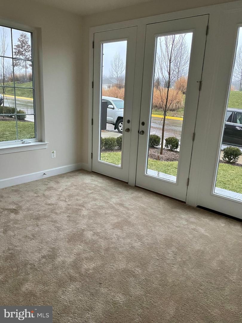 22992 BROOKSBANK, BRAMBLETON, Virginia 20148, 4 Bedrooms Bedrooms, 8 Rooms Rooms,3 BathroomsBathrooms,Residential,For sale,22992 BROOKSBANK,VALO2103890 MLS # VALO2103890