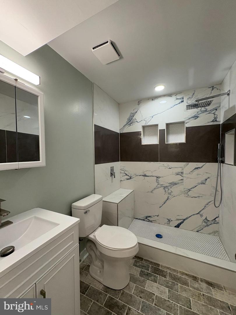 7803 FORDSON RD, ALEXANDRIA, Virginia 22306, 4 Bedrooms Bedrooms, ,2 BathroomsBathrooms,Residential,For sale,7803 FORDSON RD,VAFX2255196 MLS # VAFX2255196
