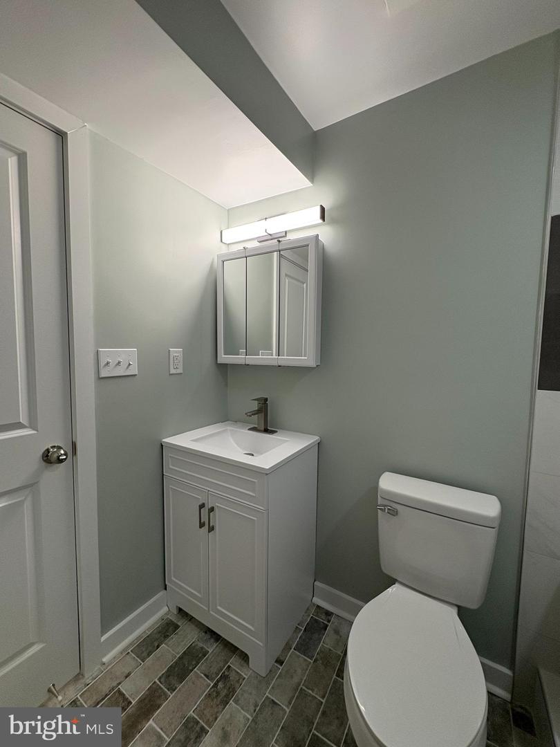 7803 FORDSON RD, ALEXANDRIA, Virginia 22306, 4 Bedrooms Bedrooms, ,2 BathroomsBathrooms,Residential,For sale,7803 FORDSON RD,VAFX2255196 MLS # VAFX2255196
