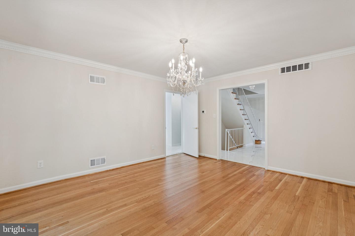 2827 ELLICOTT ST NW, WASHINGTON, District Of Columbia 20008, 5 Bedrooms Bedrooms, ,4 BathroomsBathrooms,Residential,For sale,2827 ELLICOTT ST NW,DCDC2210420 MLS # DCDC2210420