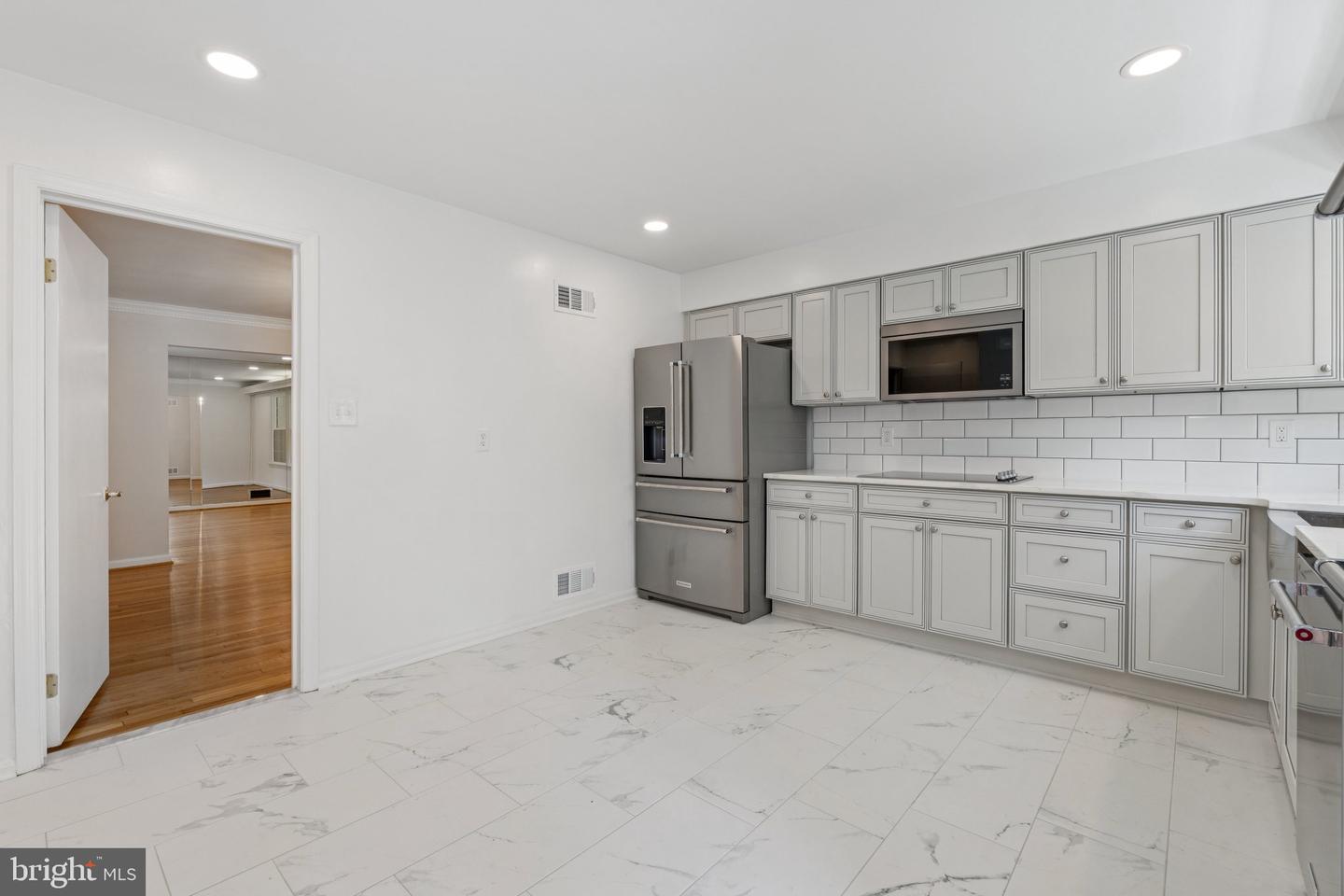 2827 ELLICOTT ST NW, WASHINGTON, District Of Columbia 20008, 5 Bedrooms Bedrooms, ,4 BathroomsBathrooms,Residential,For sale,2827 ELLICOTT ST NW,DCDC2210420 MLS # DCDC2210420