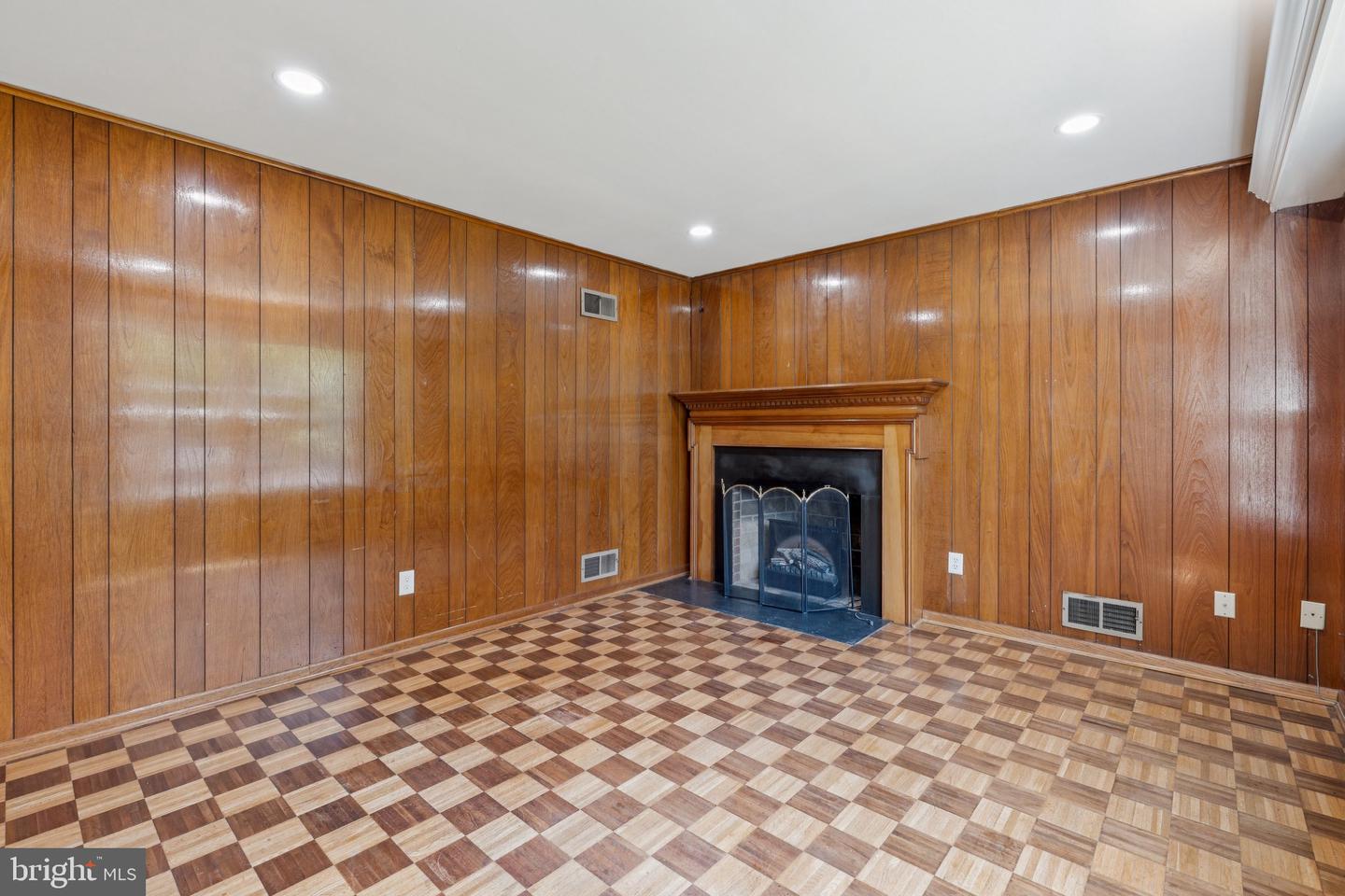 2827 ELLICOTT ST NW, WASHINGTON, District Of Columbia 20008, 5 Bedrooms Bedrooms, ,4 BathroomsBathrooms,Residential,For sale,2827 ELLICOTT ST NW,DCDC2210420 MLS # DCDC2210420
