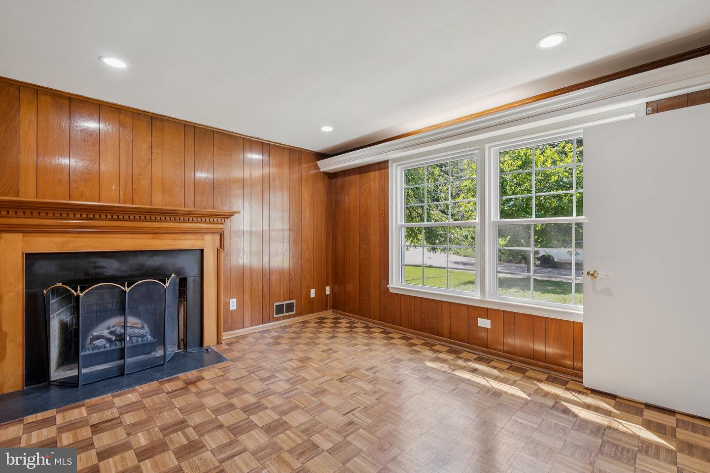 2827 ELLICOTT ST NW, WASHINGTON, District Of Columbia 20008, 5 Bedrooms Bedrooms, ,4 BathroomsBathrooms,Residential,For sale,2827 ELLICOTT ST NW,DCDC2210420 MLS # DCDC2210420