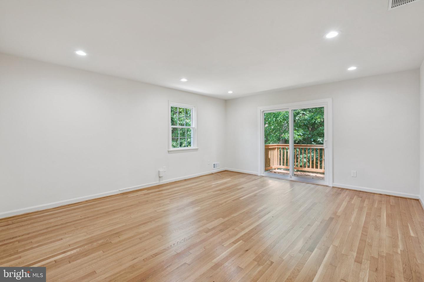 2827 ELLICOTT ST NW, WASHINGTON, District Of Columbia 20008, 5 Bedrooms Bedrooms, ,4 BathroomsBathrooms,Residential,For sale,2827 ELLICOTT ST NW,DCDC2210420 MLS # DCDC2210420