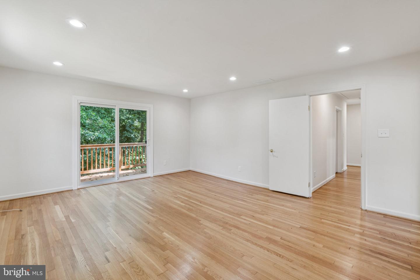 2827 ELLICOTT ST NW, WASHINGTON, District Of Columbia 20008, 5 Bedrooms Bedrooms, ,4 BathroomsBathrooms,Residential,For sale,2827 ELLICOTT ST NW,DCDC2210420 MLS # DCDC2210420