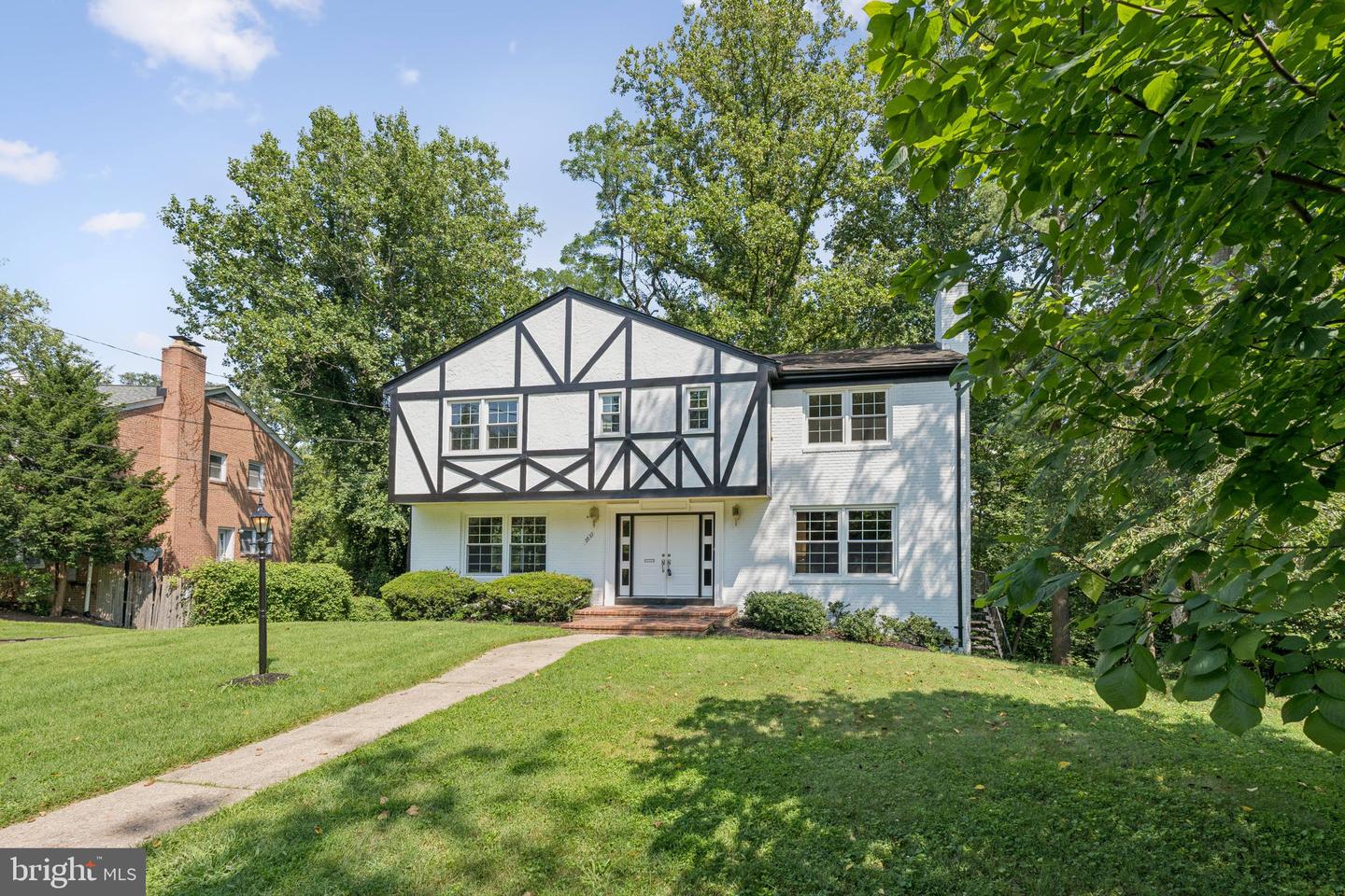 2827 ELLICOTT ST NW, WASHINGTON, District Of Columbia 20008, 5 Bedrooms Bedrooms, ,4 BathroomsBathrooms,Residential,For sale,2827 ELLICOTT ST NW,DCDC2210420 MLS # DCDC2210420
