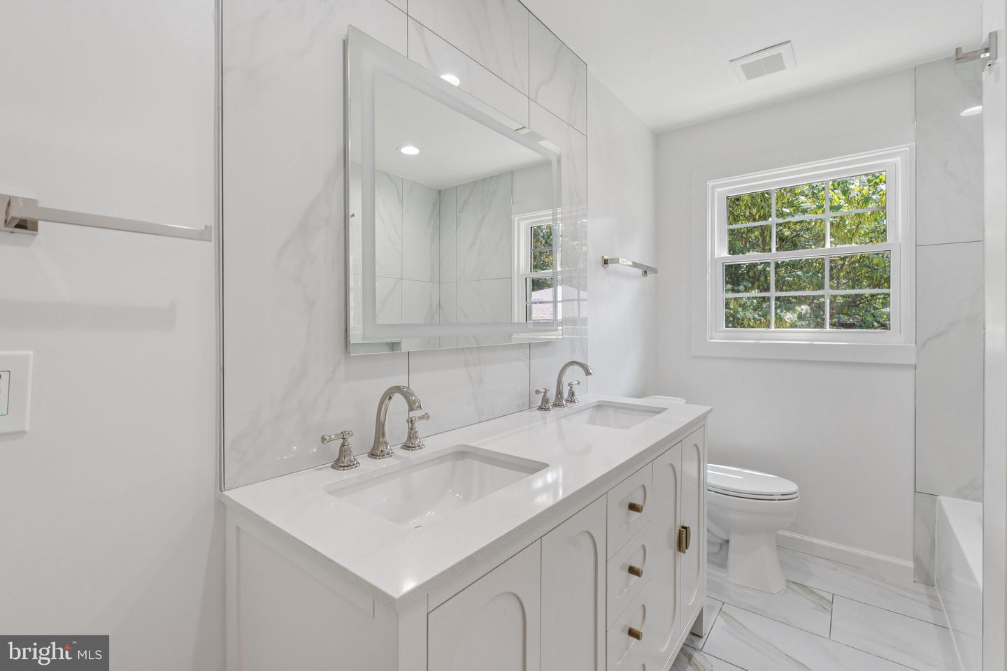 2827 ELLICOTT ST NW, WASHINGTON, District Of Columbia 20008, 5 Bedrooms Bedrooms, ,4 BathroomsBathrooms,Residential,For sale,2827 ELLICOTT ST NW,DCDC2210420 MLS # DCDC2210420