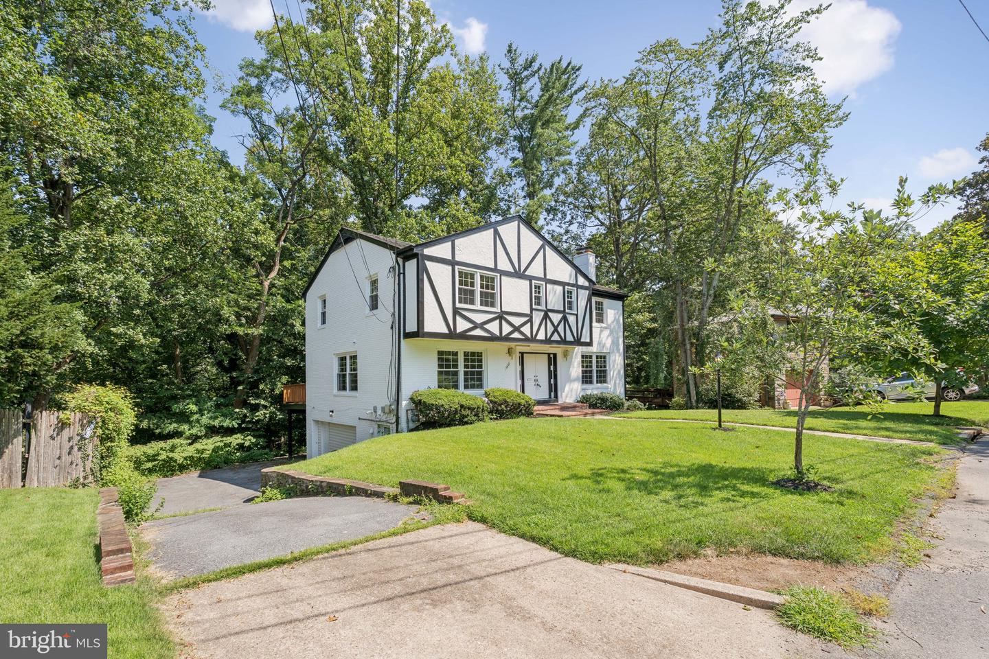 2827 ELLICOTT ST NW, WASHINGTON, District Of Columbia 20008, 5 Bedrooms Bedrooms, ,4 BathroomsBathrooms,Residential,For sale,2827 ELLICOTT ST NW,DCDC2210420 MLS # DCDC2210420