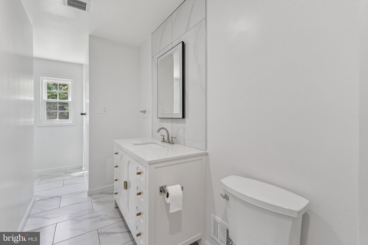 2827 ELLICOTT ST NW, WASHINGTON, District Of Columbia 20008, 5 Bedrooms Bedrooms, ,4 BathroomsBathrooms,Residential,For sale,2827 ELLICOTT ST NW,DCDC2210420 MLS # DCDC2210420